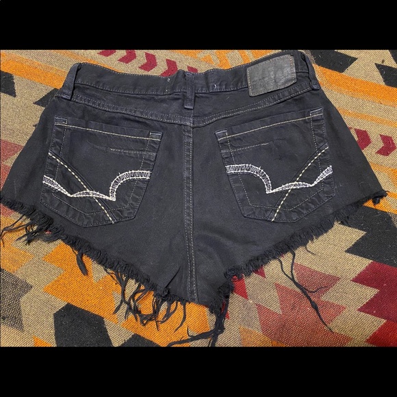 Wrangler black distressed short shorts - Picture 2 of 4